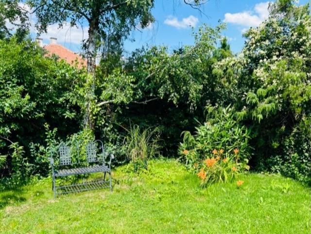 Entzuckende Kleine Vorstadtvilla Klosterneuburg Luaran gambar